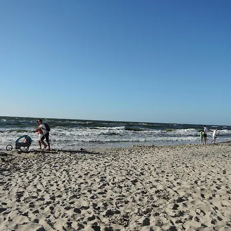 In By Sandy Beaches Apartman
