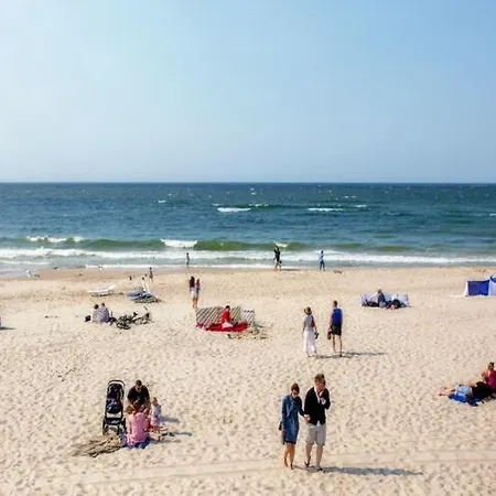 In By Sandy Beaches Apartman
