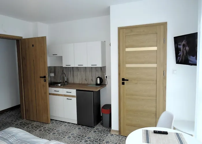 In Mrze Yno By Sandy Beaches *